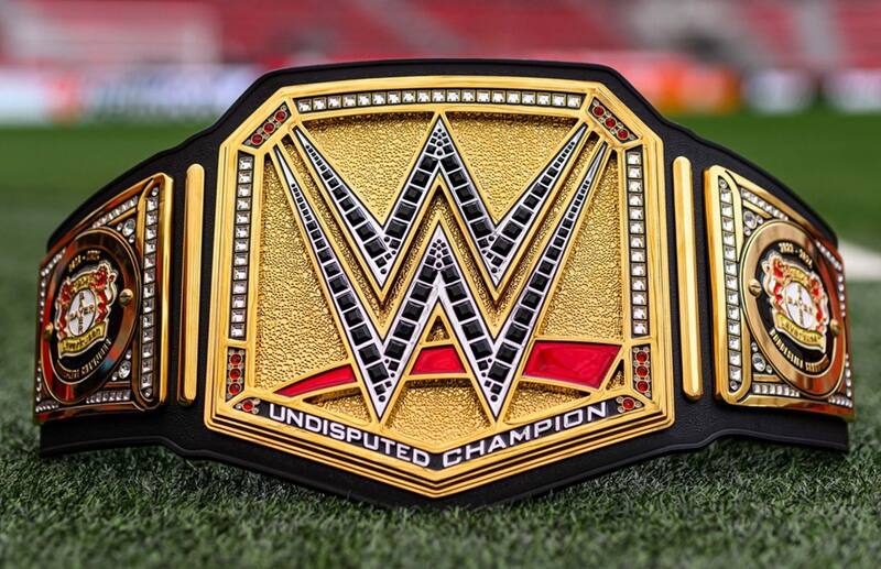envió un cinturón con los emblemas del Bayer Leverkusen al campeón de la Bundesliga. (Foto: WWE)