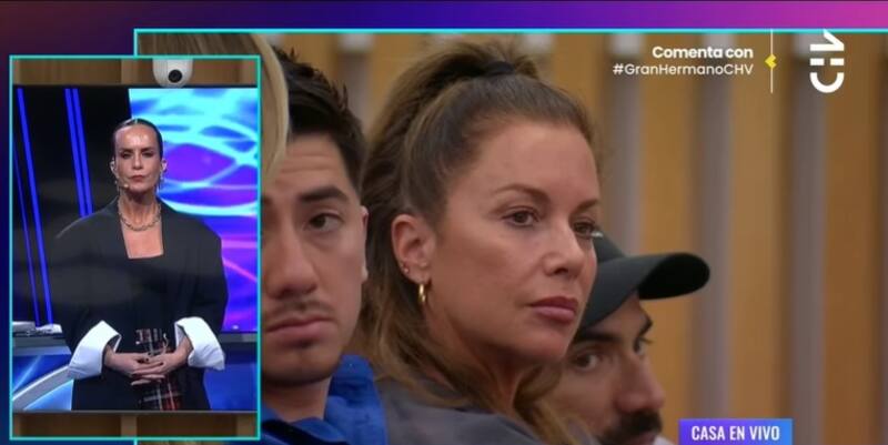 Yuyunis Navas acusó a Michelle Carvalho de robarle su crema. Créditos: Pantallazo CHV