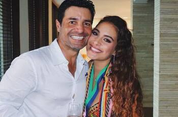 Chayanne lo dio todo bailando y hasta jugó al limbo en el cumpleaños de su hija, Isadora Figueroa