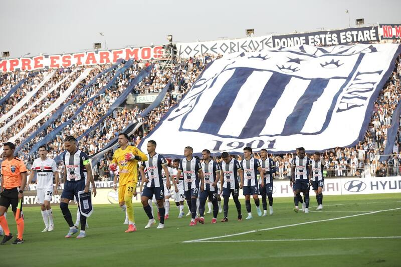 tendrá estadio lleno hoy ante la U. de Chile y la prensa peruana llama a hacer "arder la caldera".