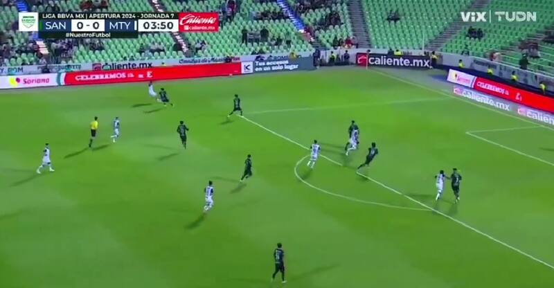 El chileno dio su primer pase de gol de la temporada.