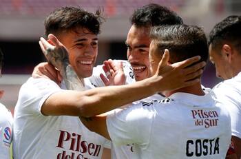 ¿Se quedan? Dos figuras de Colo Colo definirían en noviembre su futuro en el club