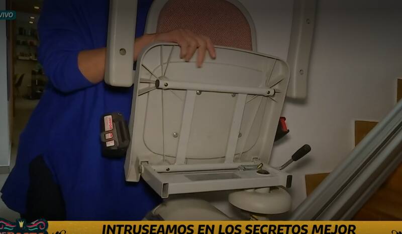 Casa de Karen Doggenweiler tiene una silla eléctrica para subir las escaleras.