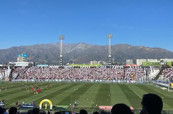 Así es el lienzo que luce la barra de Colo Colo para el Superclásico