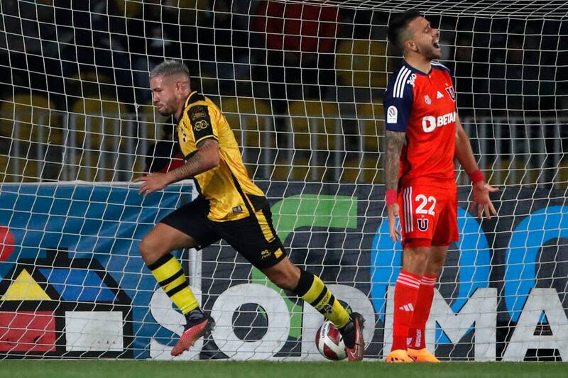 El delantero olvida su fallido traspaso a la U y ya es figura en América de Cali: anotó un gol en su debut. Foto: Aton.