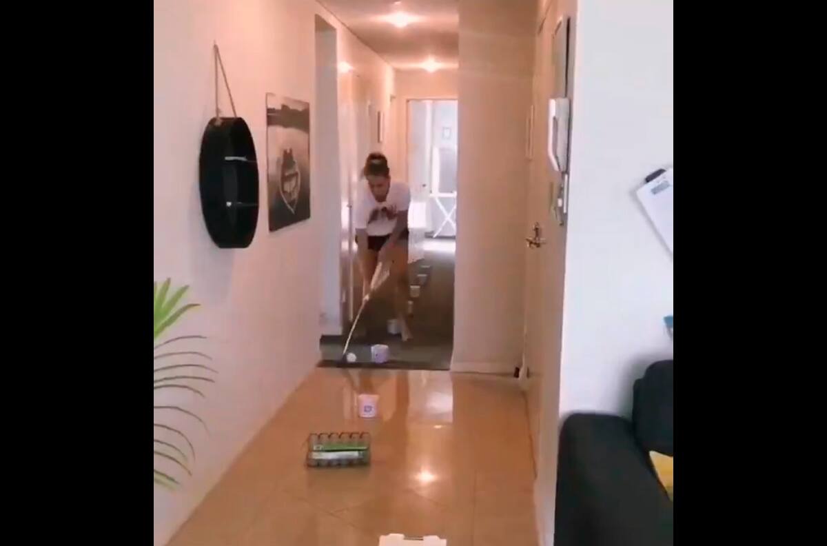Jugadora de hockey se entrena con todo para los Juegos Olímpicos desde su casa