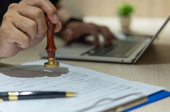 ¿Te piden el certificado de residencia y no sabes obtenerlo? Descubre cómo hacerlo