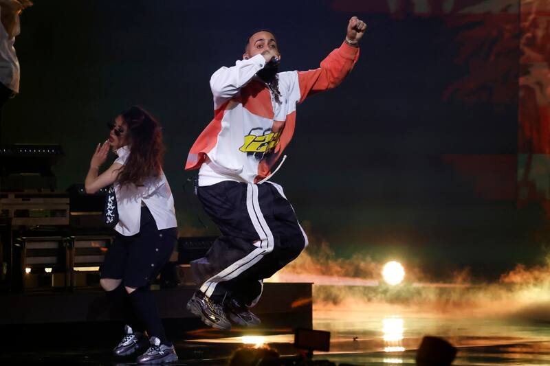 y la canción Mi Primera Chamba.