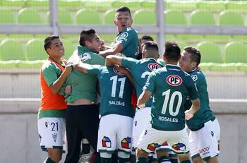 Buscan salvarse: Santiago Wanderers aseguró el fichaje de excampeón con la UC