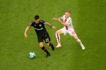 Charles Aránguiz celebró su cumpleaños con goleada del Bayer Leverkusen ante Colonia