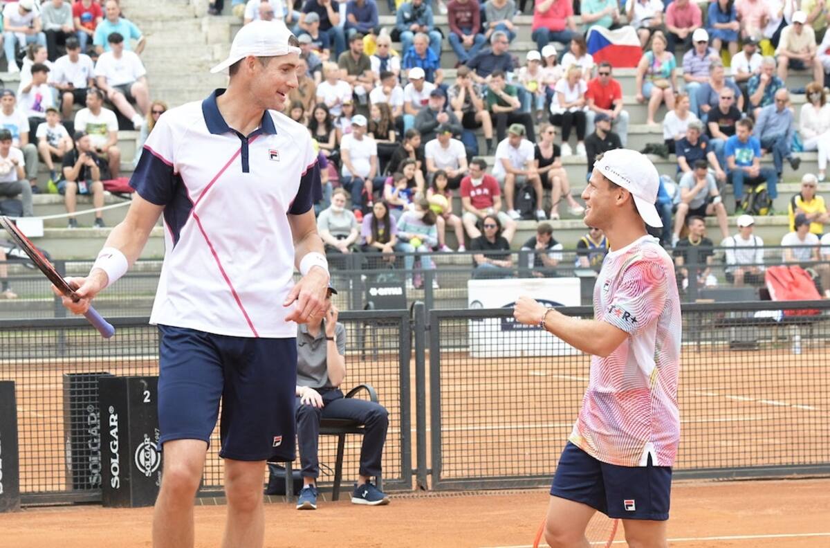VIDEO| John Isner y Diego Schwartzman: la pareja más dispareja del tenis mundial