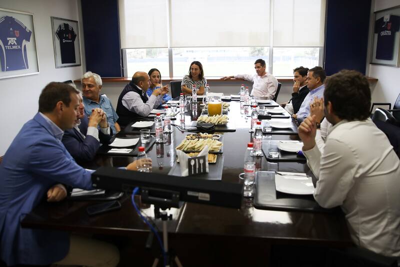 La reunión de los diputados junto a la dirigencia de la U