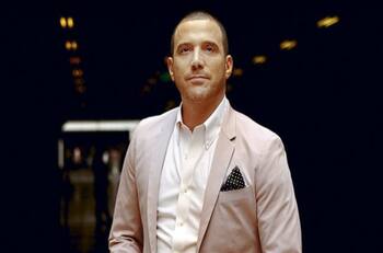 “Se siente soledad, es duro”: Julián Elfenbein reflexiona y muestra quién ha sido su compañera durante la cuarentena