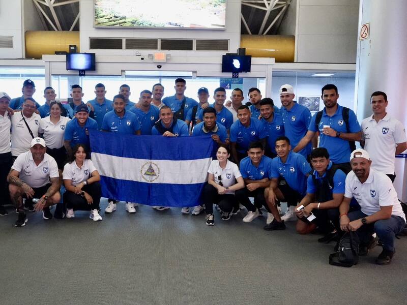 Fantasma Figueroa visitó Belice junto al plantel de Nicaragua para la segunda fecha. (Foto: @LaAzulYBlanco)