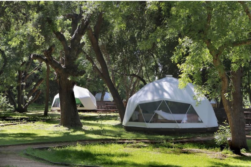 El recinto se encuentra oculto al interior de la Viña Matetic.