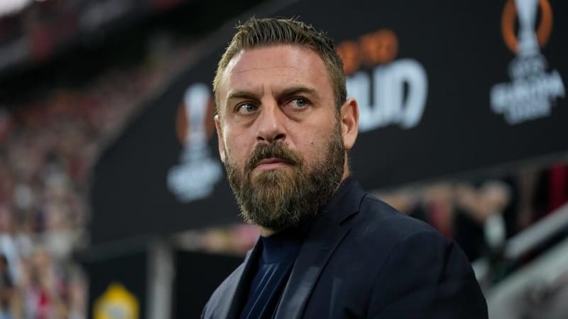 Daniele De Rossi fue destituido de la AS Roma por los opacos resultados en la presente temporada.