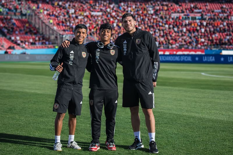 “Tamayo tiene unas cualidades impresionantes; ojalá esta temporada en la U sume la mayor cantidad de minutos”.