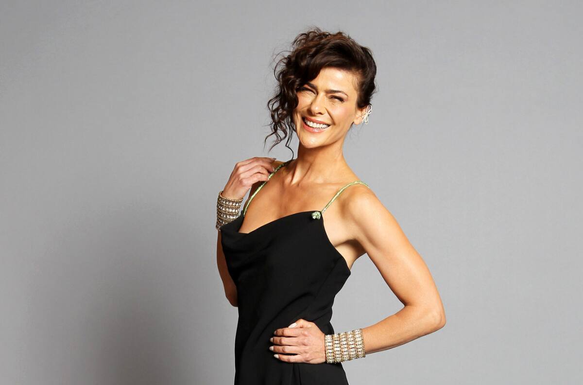 Pelucas, brillos y correas: Tonka Tomicic mostró los que serán sus últimos looks en “Starstruck”