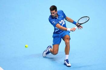 Novak Djokovic derrotó a Alexander Zverev y se metió en semifinales del ATP Finals