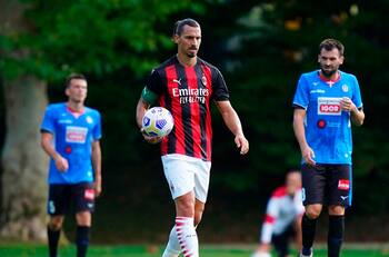 La gran asistencia de Zlatan Ibrahimovic en amistoso ante Novara