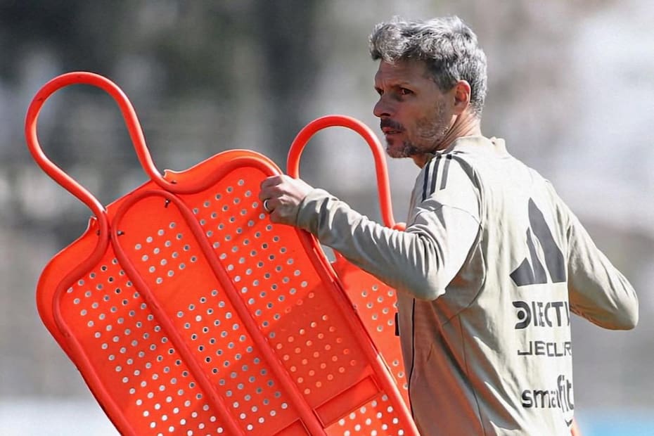 El entrenador argentino ya mira el encuentro ante la U.