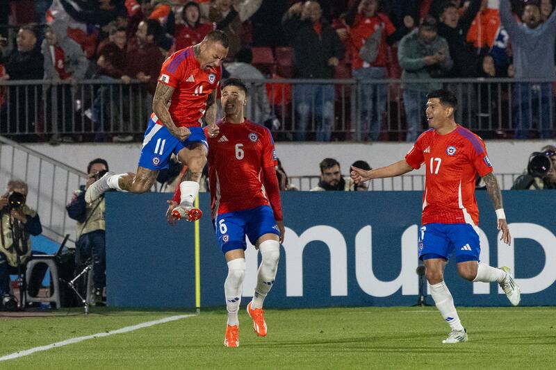 El jugador de la Selección Chilena que se llevó todos los aplausos tras el primer tiempo: “Respeten al goleador”. Foto: Felipe Escobedo.