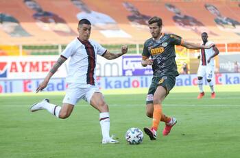 Sin piedad: La dura sanción que recibió Enzo Roco en Turquía