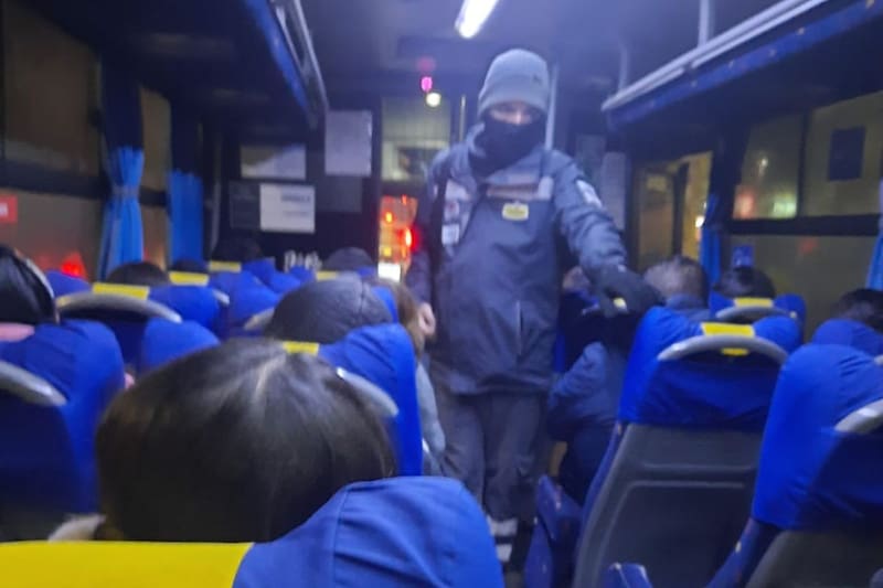 La realidad de las personas que viajan desde zonas aledañas a la capital.
Créditos: Equipo de En La Hora.