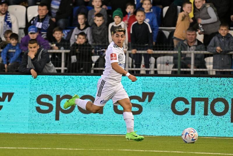 arrancará su segunda temporada en el fútbol ruso bajo una nueva agencia de representación.
