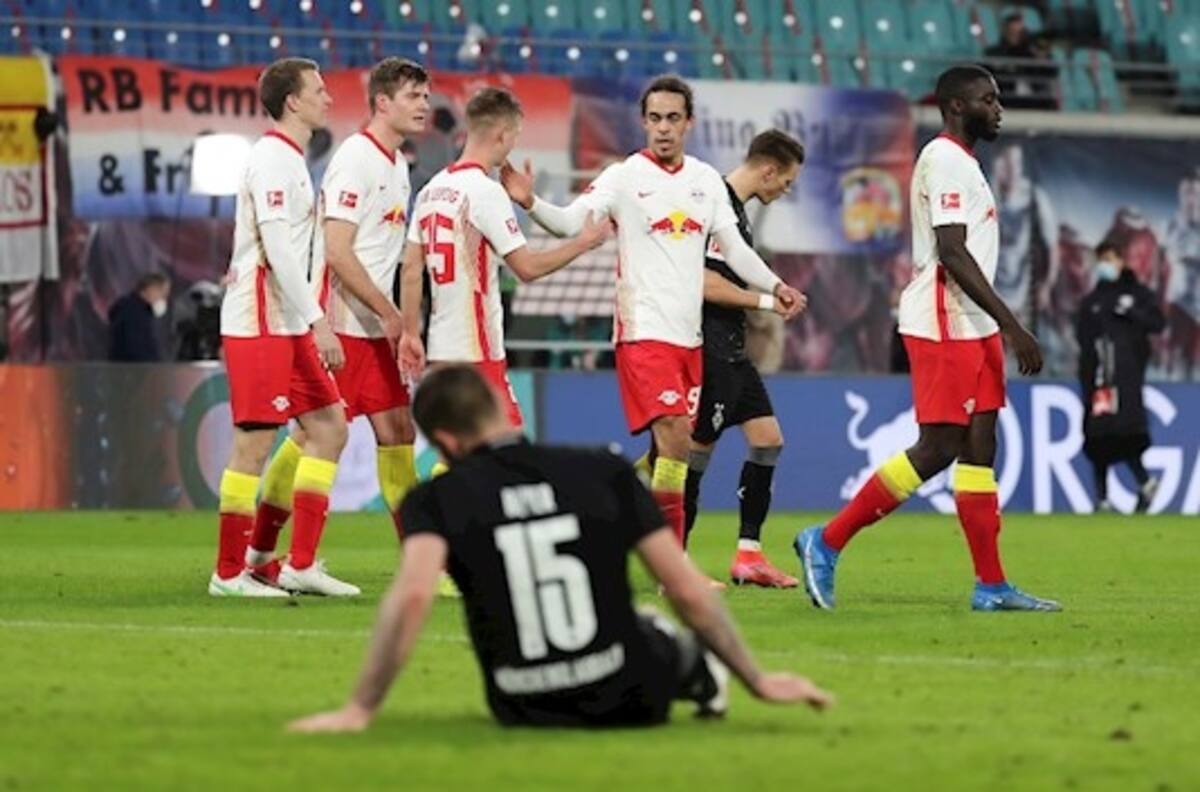 Leipzig logra una agónica remontada y mantiene viva la pelea por la Bundesliga