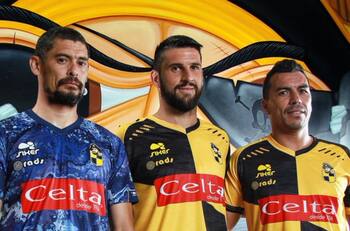 VIDEO: Coquimbo Unido de Esteban Paredes y Jean Beausejour presentó su nueva camiseta alternativa