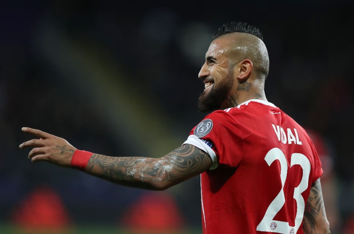 Jugador del Hertha Berlín se rindió a los pies de Arturo Vidal: "Para mí es un ídolo"