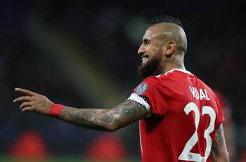 Jugador del Hertha Berlín se rindió a los pies de Arturo Vidal: "Para mí es un ídolo"