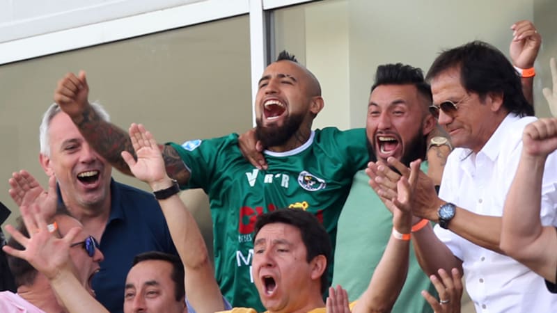 El mediocampista de Colo Colo es el presidente de Rodelindo Román.