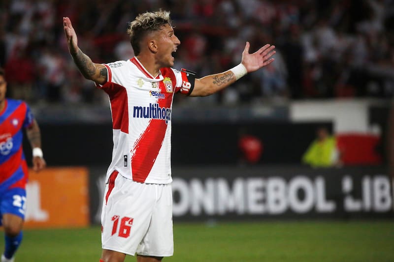 sigue de cerca la actualidad de Curicó Unido, club en el que se formó y defendió por más de 12 años. Foto: Aton.