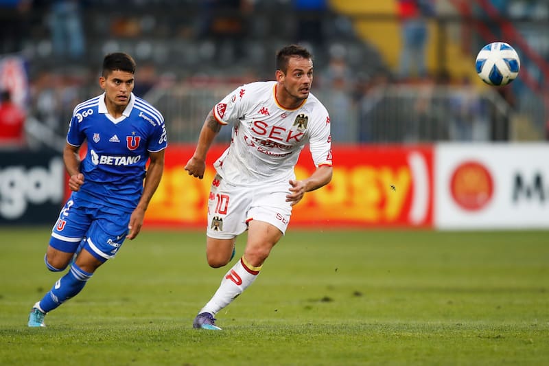 Octavio Rivero jugando por Unión Española en 2022.