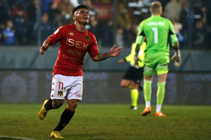 El futbolista encandila al Bichi. Foto: Aton.