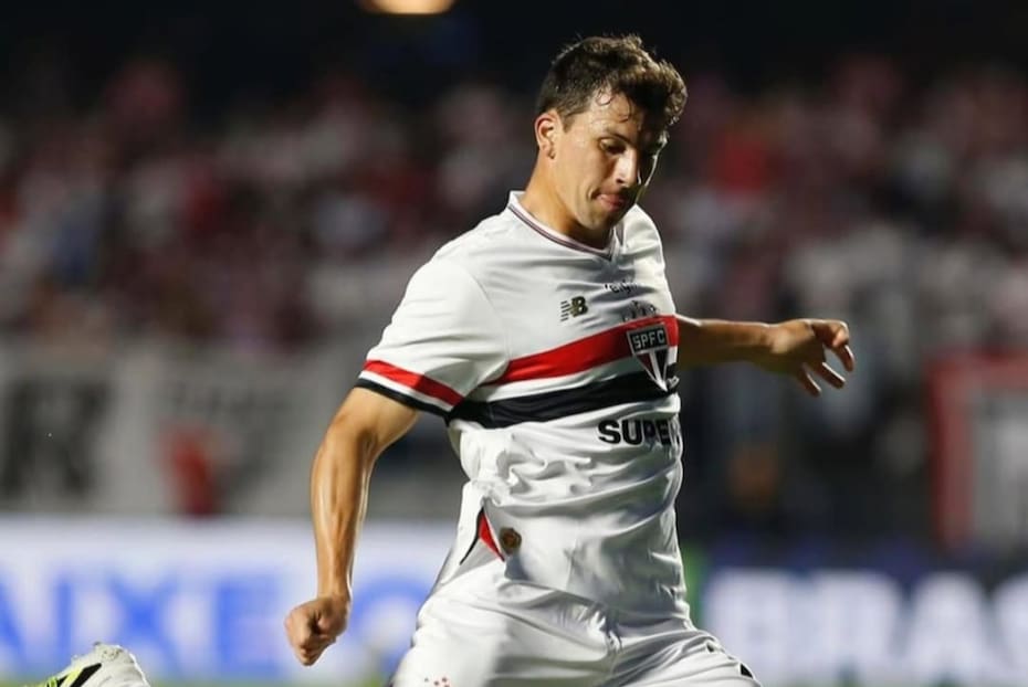 El chileno tuvo el apoyo de su DT tras la eliminación. Foto: @SaoPauloFC.