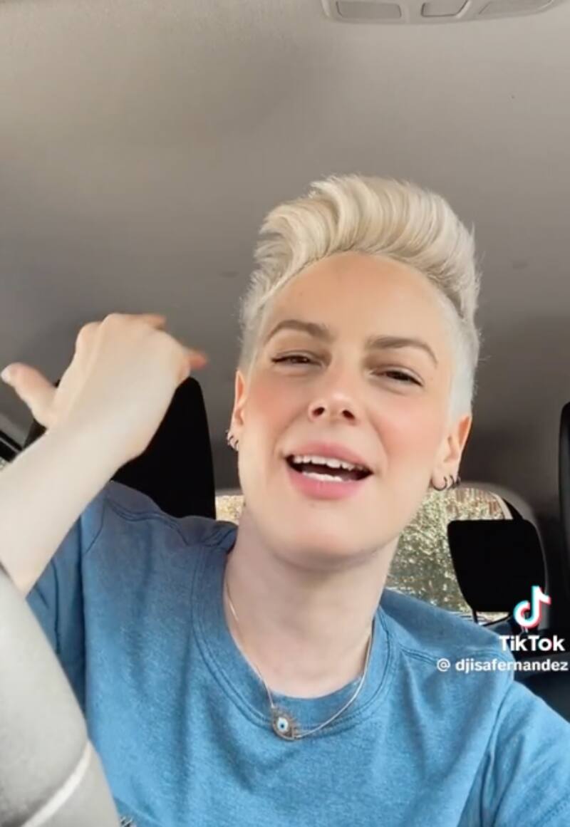 Isabel Fernández acusó a Katherine Orellana de querer sacarla del clóset en "Pelotón".