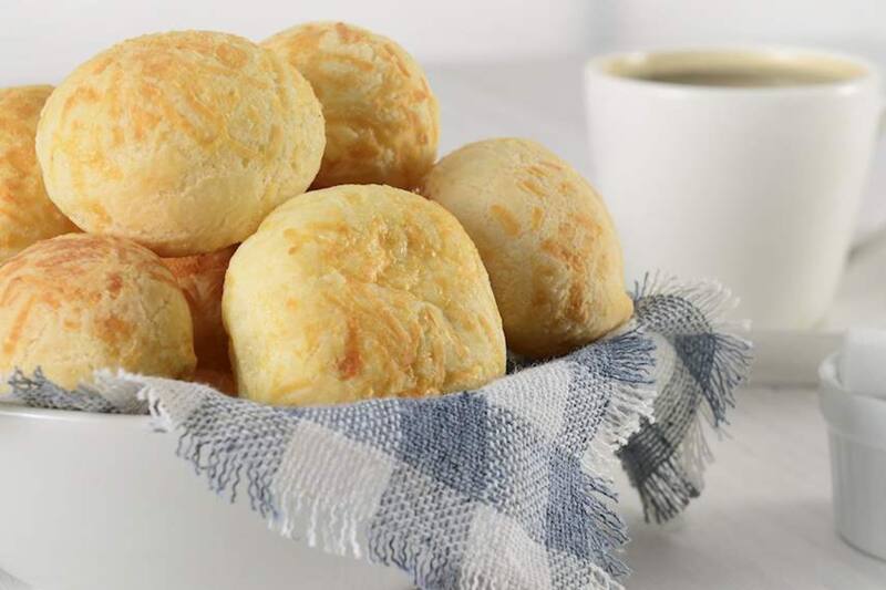 Los pão de queijo son sumamente fáciles y rápidos de ahcer.