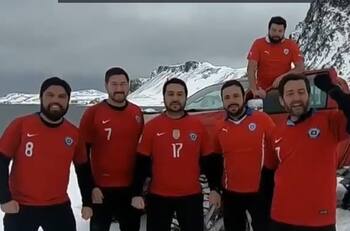 El gran saludo de la Armada de Chile a la Roja desde la Antártida