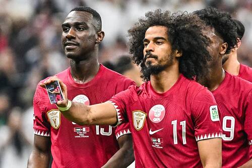 VIDEO | Rarísimo: Akram Afif anotó en la final de la Copa Asia y festejó con un truco de magia