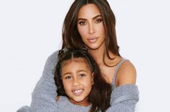 Se luce como diseñadora: Kim Kardashian mostró las creaciones de North para la marca de Kanye West