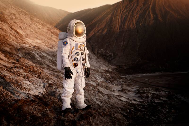 Este es el año en que el hombre comenzaría a vivir fuera del Planeta según ChatGPT.