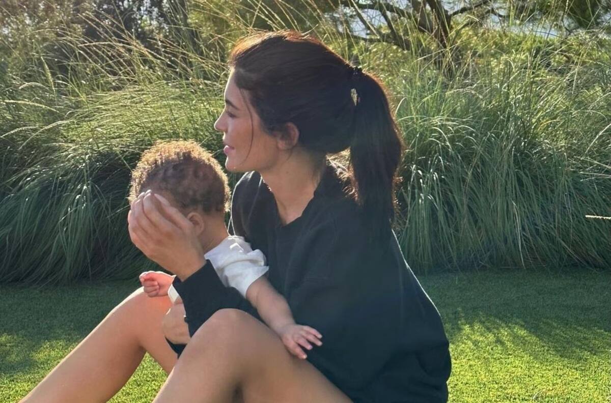¡Revelado!: Kylie Jenner finalmente comparte el nombre y las primeras fotos de su hijo