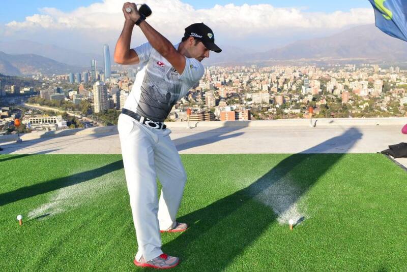 El Chile Classic ha tenido lanzamientos inolvidables. Uno de ellos, golpeando hacia la cordillera.