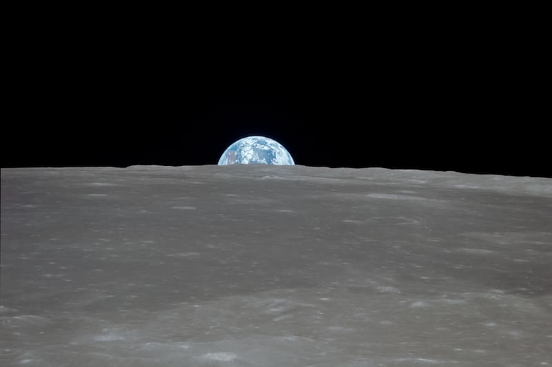 Primera imagen del planeta Tierra visto desde la Luna.