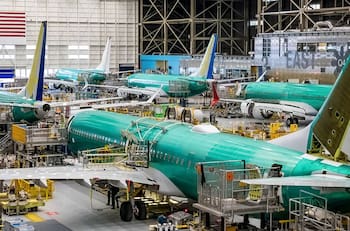 Histórica multinacional fabricante de aviones despide a más de 400 empleados: aeronaves sobrevuelan Chile