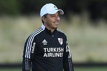 No quiso jugar en Chile: volante que rechazó llegar a la U sería el gran fichaje del River Plate de Marcelo Gallardo
