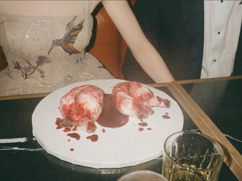 Anya Taylor-Joy comió tortas de zanahoria con forma de corazón.